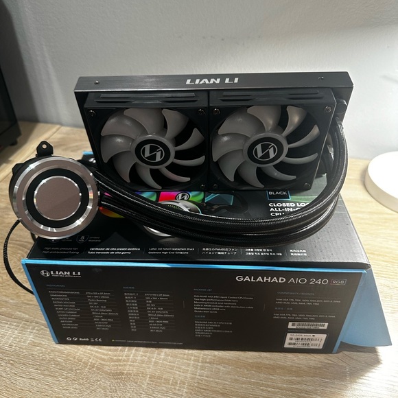 Lian Li Galahad AIO 240 RGB - Picture 2 of 8